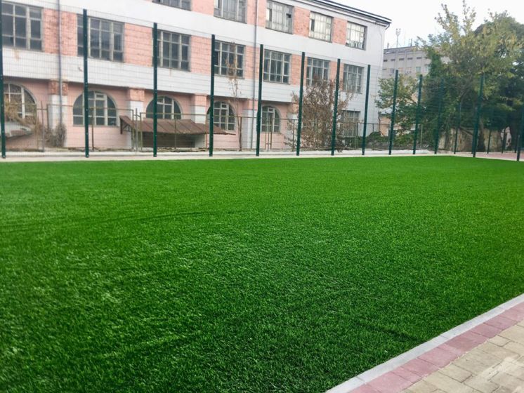 У Тернополі на території школи №5 облаштували сучасний спортивний майданчик (ФОТО)