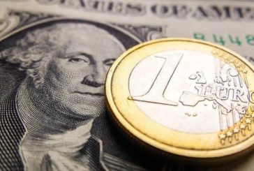 Долар і євро подешевшали
