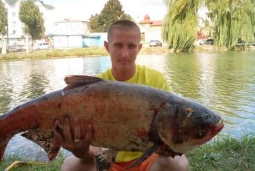 У Ланівцях на Тернопільщині чоловік спіймав рибину вагою 16 кілограмів