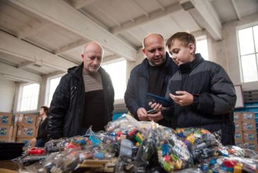 Перші класи шкіл Тернопільщини забезпечили наборами LEGO PlayBox (ФОТО)