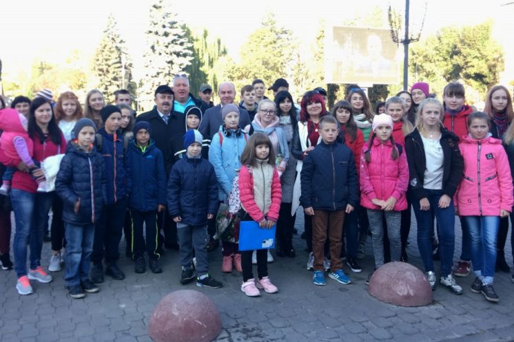 Напередодні Дня захисника України дітям тернопільських бійців подарували відпочинок у Карпатах (ФОТО)