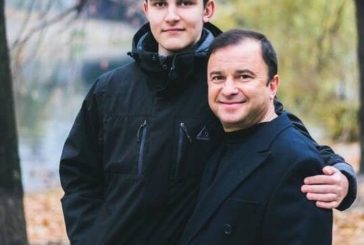 Тернопільський співак Віктор Павлік зупинив збір коштів на лікування свого сина