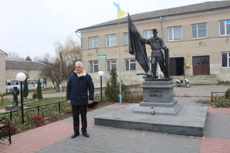 У рідному селі на Кременеччині вшанували пам’ять Героя Майдану Олександра Капіноса (ФОТО)