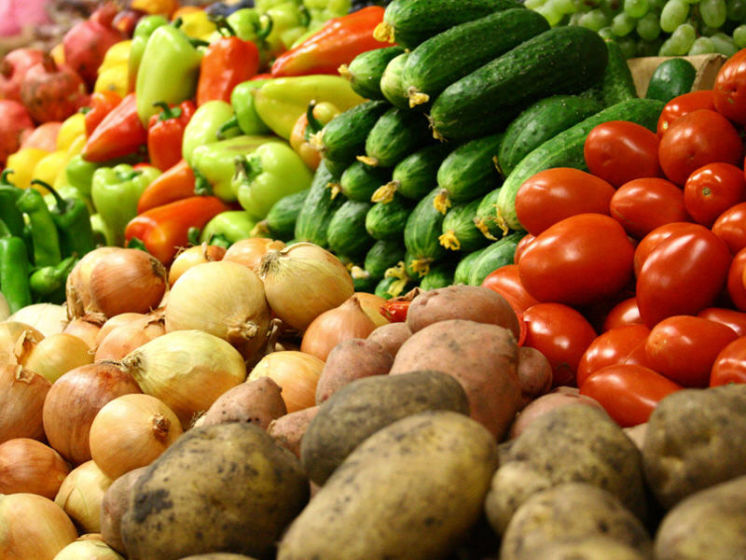 На Тернопільщині скоротили виробництво цукрових буряків, ріпаку, сої, картоплі, плодів та ягід