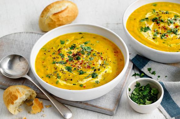 Їсти чи не їсти: міністр пояснила користь супів
