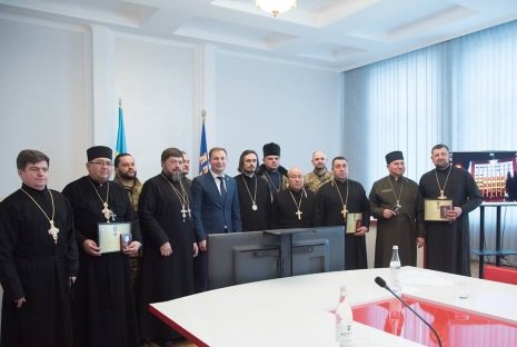 Керівник Тернопільщини запропонував присвоїти отцям-капеланам статус учасника бойових дій (ФОТО)