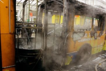 Експерти визначили, чому в Тернополі згорів тролейбус