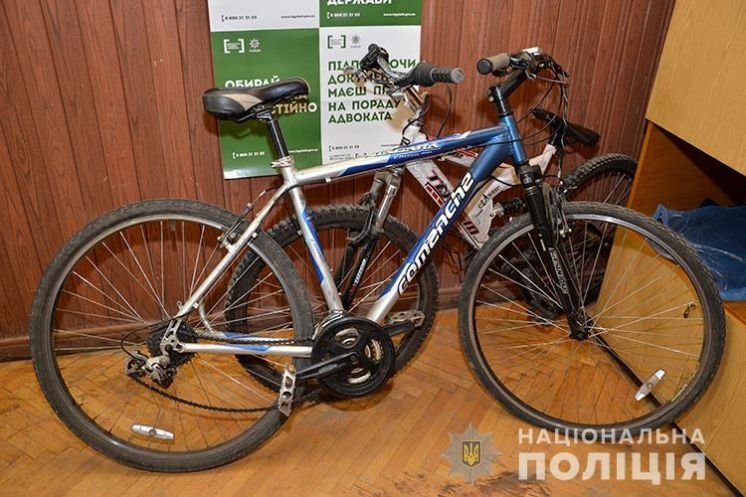 Раніше судимого чернівчанина тернопільські поліцейські підозрюють у вчиненні крадіжки велосипедів