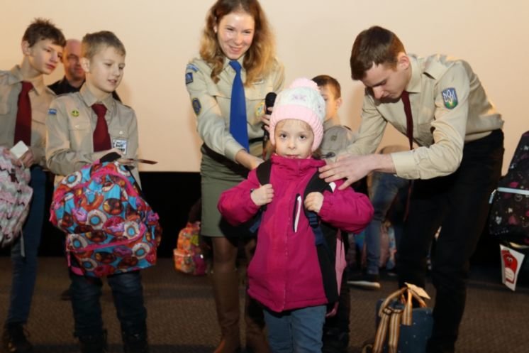 120 дітей тернопільських військових отримали подарунки від української діаспори (ФОТО)