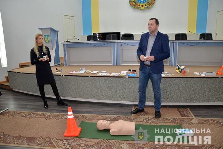 У Тернополі поліцейські навчали школярів надавати першу медичну допомогу (ФОТО)
