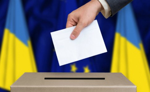 Як пройшли вибори на Тернопільщині: побитий поліцейський, смерть на дільниці та селфі з бюлетенем