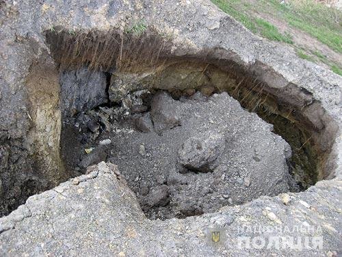 На Тернопільщині піймали нелегальних копачів каменю