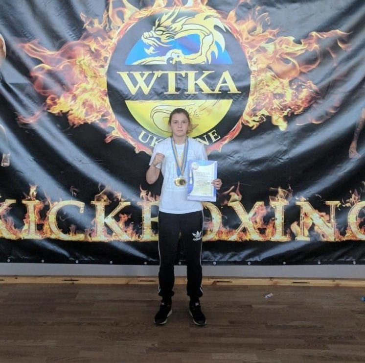 Тернополянка Каріна Вовк здобула два «золота» на престижних змаганнях з кікбоксингу у Дніпрі