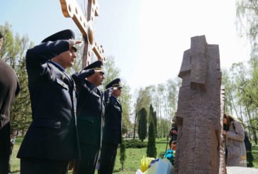 Тернопільські рятувальники вшанували учасників ліквідації наслідків аварії на Чорнобильській АЕС (ФОТО)
