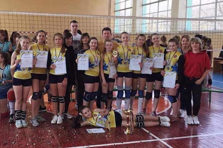 Дівчата з Ланівців стали призерками чемпіонату України з волейболу “Дитяча ліга” (ФОТО)