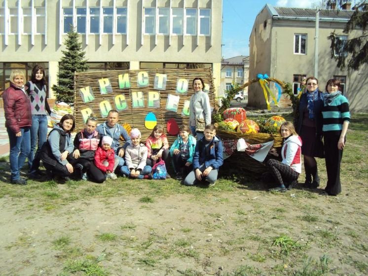 Микулинецькі школярі створили унікальний кошик (ФОТО)
