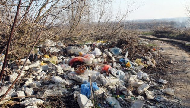 Розпочато кримінальне провадження щодо забруднення земельної ділянки побутовими відходами на Теребовлянщині