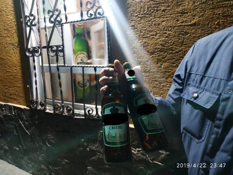У Тернополі після десятої години вечора, попри заборону, торгують алкоголем (ФОТО)