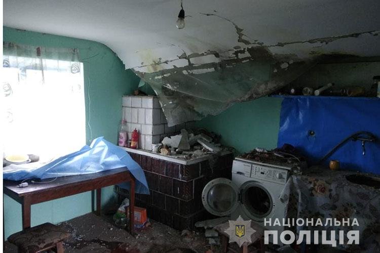 У Чортківському районі кульова блискавка залетіла в будинок і вибухнула (ФОТО)