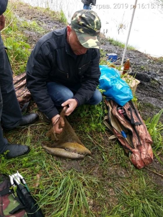 У Тернополі браконьєри виловлюють рибу, а муніципали «виловлюють» браконьєрів (ФОТО)