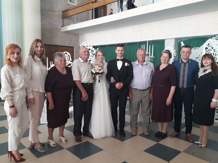 Сказати знову «так» через півстоліття: у Тернополі вперше провели церемонію повторного одруження (ФОТО)