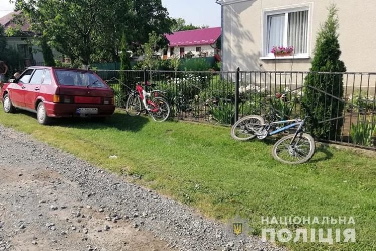 Поблизу Тернополя водій ВАЗу збив двох дітей на велосипедах (ФОТО)