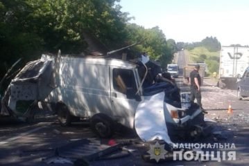 На Тернопільщині в аварії загинув водій буса (ФОТО)