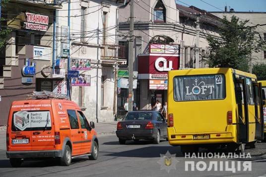 Чоловіка, який в центрі міста підрізав двох жителів Тернопільського району, затримали