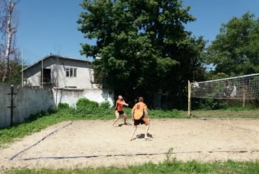 У Великих Гаях поблизу Тернополя грали у пляжний волейбол