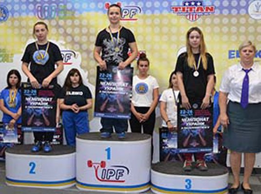 Тернопільські спортсмени привезли медалі із юнацького чемпіонату України з пауерліфтингу