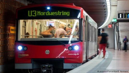 У Німеччині автовласників пересадять на безкоштовний громадський транспорт