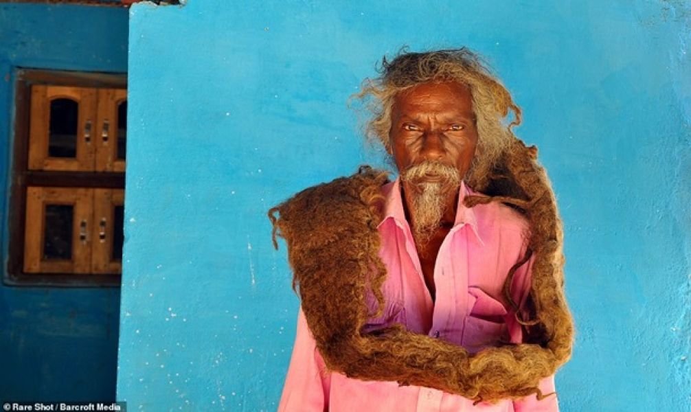 Житель Індії 40 років не стриг і не мив волосся