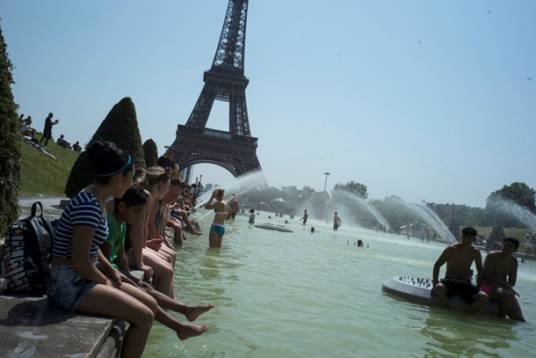 Аномальна спека в Європі висушує річки та озера
