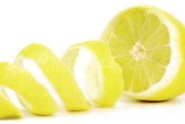 Використовуйте шкірки лимонів для лікування стоп