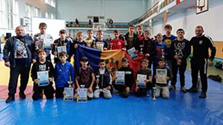 Команда Тернополя зайняла друге місце на Всеукраїнському турнірі з вільної боротьби