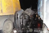 У ДТП на Тернопільщині водій на Audi застряг між двома вантажівками (ФОТО)