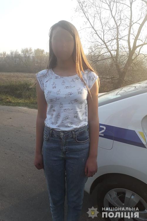 Посварилася з татом та пішла з дому: на Тернопільщині поліцейські повернули додому неповнолітню