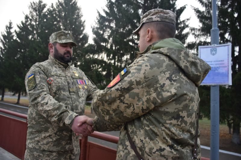 Тернопільські військові повертаються додому: у кожного свій біль, своя історія… (ФОТО)