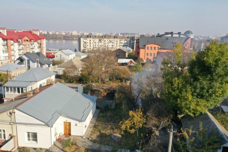У Тернополі факти спалювання сухого листя фіксують за допомогою квадрокоптера