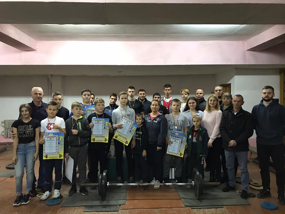 Тернопільська ОДЮСШ провела особистий чемпіонат з важкої атлетики серед юнаків та дівчат