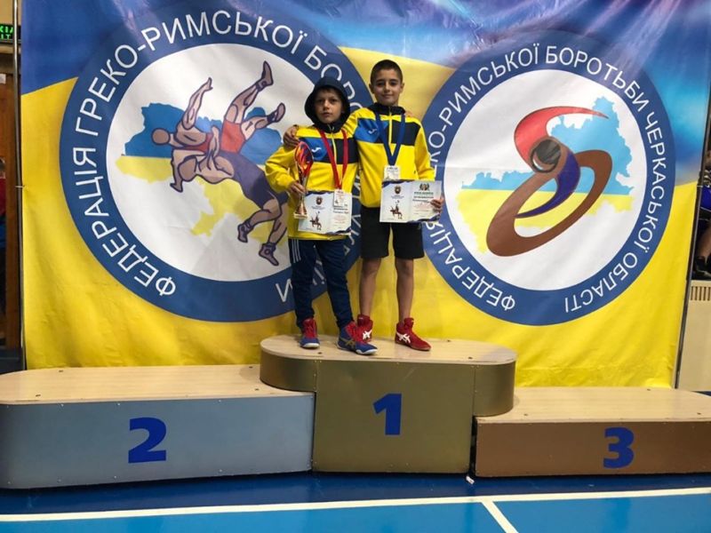 Золоту та срібну медалі отримали юні тернопільські борці на Всеукраїнському турнірі в Черкасах