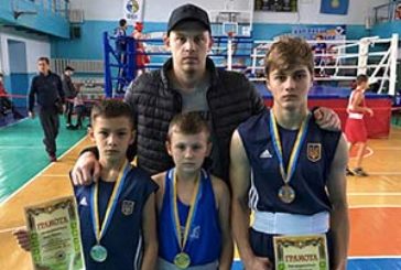 Юні боксери з Тернополя завоювали на турнірі у Кам’янець-Подільському «золото», «срібло» і «бронзу»