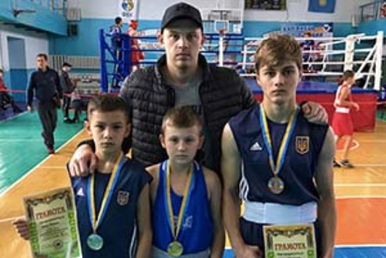 Юні боксери з Тернополя завоювали на турнірі у Кам’янець-Подільському «золото», «срібло» і «бронзу»