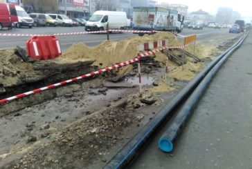 На вулиці Живова у Тернополі проводять заміну аварійної ділянки водопроводу