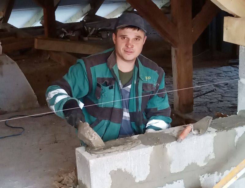 Історія успіху: колишній воїн з Бережан зайнявся ремонтно-будівельними роботами (ФОТО)