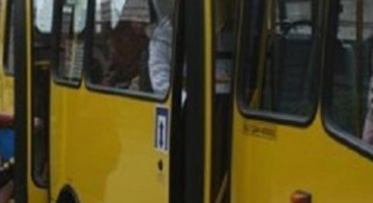 З маршрутного таксі в Тернополі випав пасажир