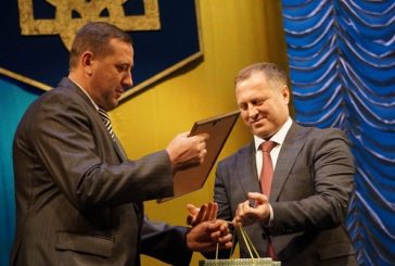 Керівник Тернопільщини відзначив кращих працівників органів місцевого самоврядування (ФОТО)