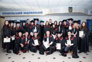 Випускники факультету фінансів та обліку ТНЕУ отримали дипломи магістра (ФОТО)