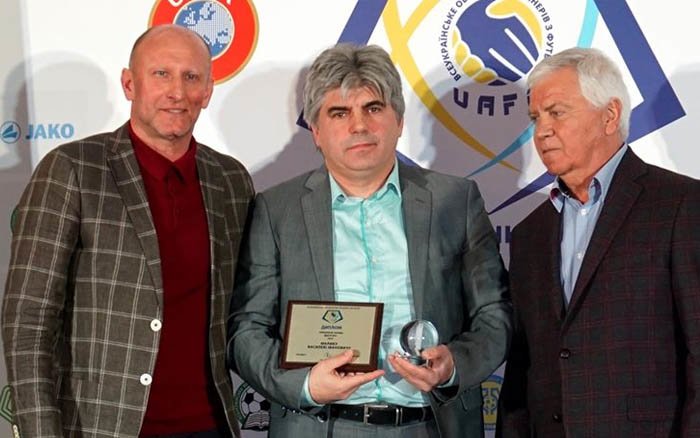 Наставник тернопільської “Ниви” Василь Малик отримав нагороду найкращого тренера Другої ліги 2019-го року