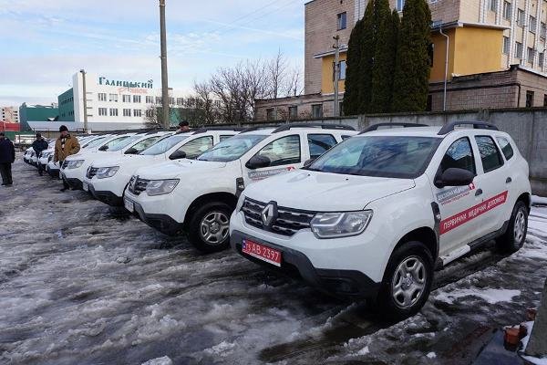 Медики Тернопільщини отримали 62 автомобілі «Renault Duster» (ФОТО)